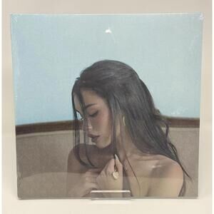 Madison Beer Silence Between Songs 2026 Dusty Blue Locket Vinyl LP SIGNED Insert